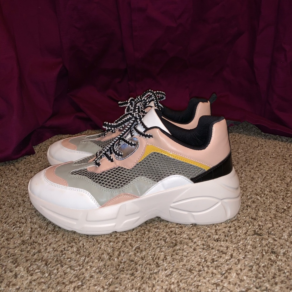 lulu’s sneakers